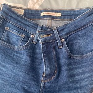 Levi’s high rise cropped skinny jeans